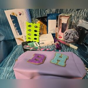 #0016 NEW 13 Pc Beauty Bundle in a Lilac Wipeable Makeup Bag w/2 Zips (9x4.5x2):